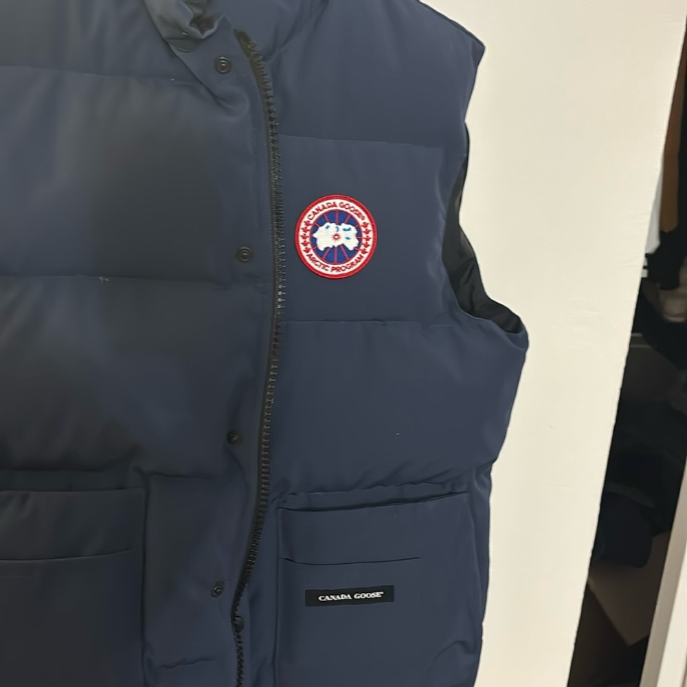 Canada Goose Vest ( Color Blue )